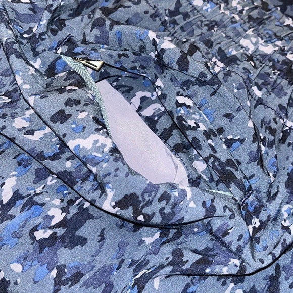 Athleta Avenue Wide Leg Crop Pants in blue camo - size 8 - Picture 6 of 14